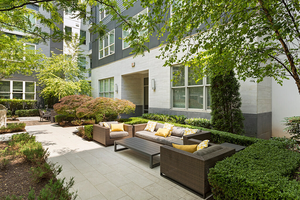 Outdoor lounge