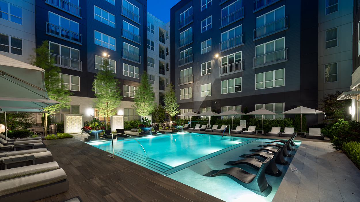 Cirro luxury apartments' pool area in King of Prussia, PA